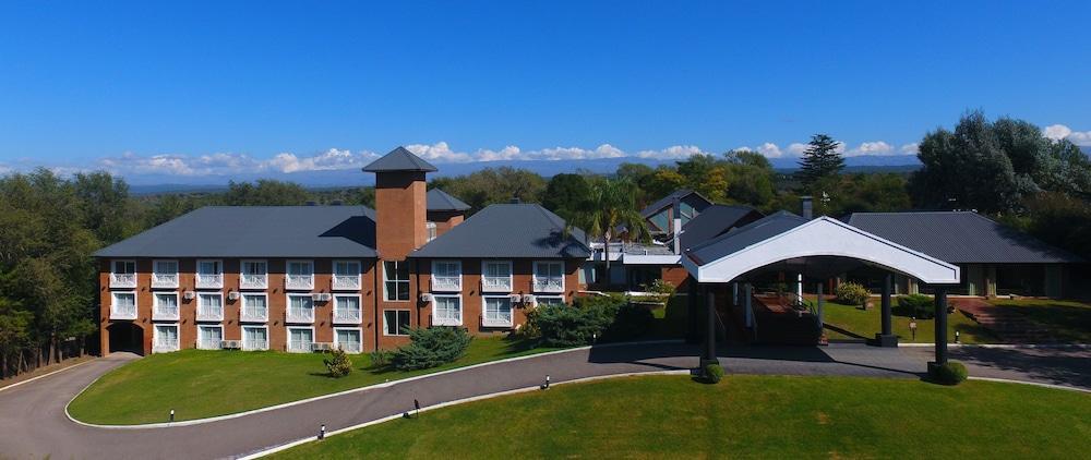 Howard Johnson Hotel & Spa Villa General Belgrano Eksteriør bilde