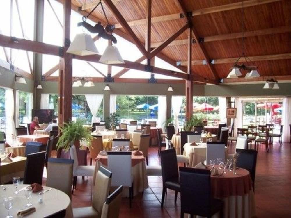 Howard Johnson Hotel & Spa Villa General Belgrano Eksteriør bilde