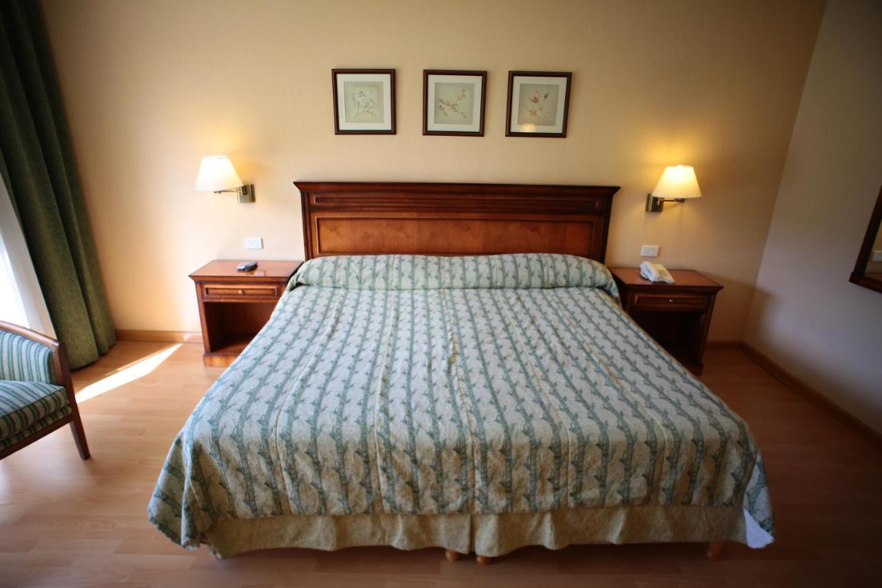 Howard Johnson Hotel & Spa Villa General Belgrano Eksteriør bilde